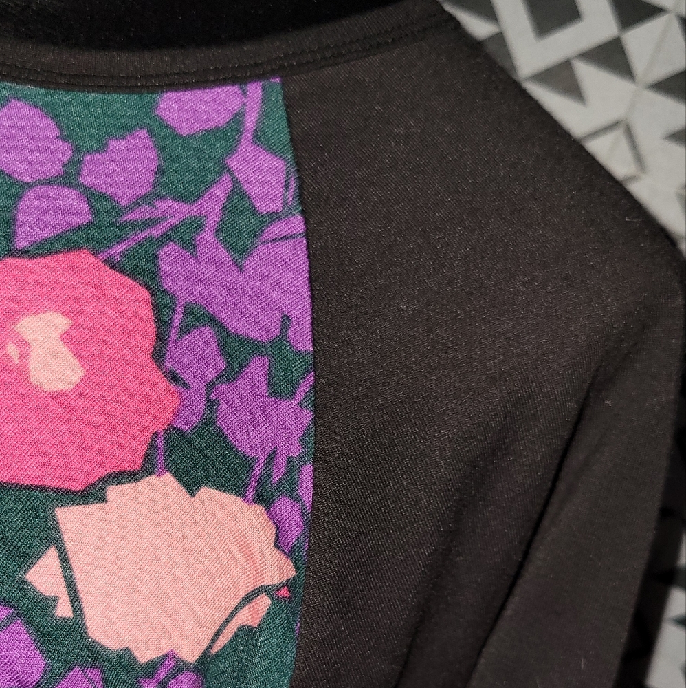 Women's Lularoe Randy Shirt Size Small - Picture 3 of 7